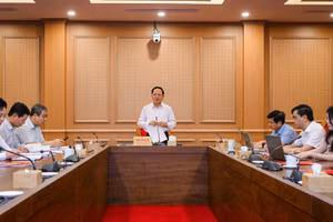 Đồng chí Trịnh Văn Quyết chủ trì hội nghị. (Ảnh: BẢO LONG)