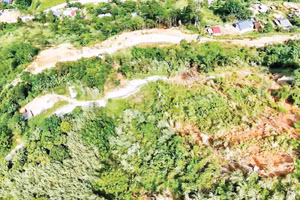 Cung sạt trượt lớn phía trên thôn Khuổi Luông, xã Ba Bể, tỉnh Thái Nguyên.