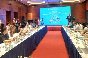 Các đại biểu tham dự hội thảo.