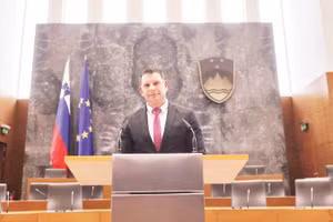 Ông Zoran Stevanovic tại phiên họp Quốc hội ở Ljubljana, Slovenia (Ảnh: Tân Hoa Xã)