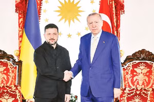 Hai nhà lãnh đạo Ukraine và Thổ Nhĩ Kỳ tại cuộc gặp ở Istanbul.