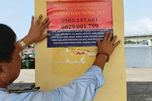 Đà Nẵng thực hiện niêm yết công khai số điện thoại đường dây nóng tại các cửa hàng bán lẻ xăng dầu.