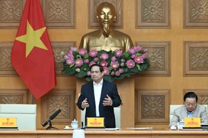 Thủ tướng Phạm Minh Chính chủ trì cuộc họp trực tuyến bàn các giải pháp triển khai “Chiến dịch Quang Trung”.