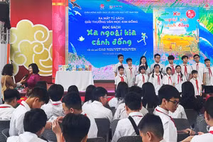 Việc tổ chức các buổi giao lưu, ra mắt sách tạo thêm không gian để học sinh đến với sách.