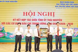 Ký hợp tác tuyên truyền tại Thái Nguyên