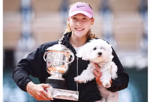 Mirra Andreeva trở thành nhà vô địch Grand Slam đầu tiên thuộc thế hệ sinh sau năm 2005.