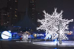 Rực rỡ “bức tranh ánh sáng”