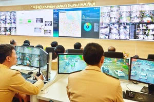 Ngoài lĩnh vực giao thông, Công an Hà Nội đang dùng camera AI để “phạt nguội” các vi phạm về trật tự đô thị và vệ sinh môi trường.