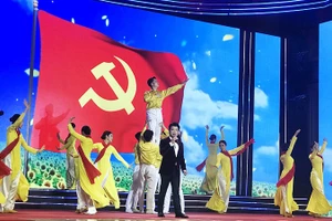 Văn hóa, nghệ thuật góp mặt ngày càng nhiều hơn vào các hoạt động, sự kiện chính trị, xã hội, kỷ niệm. Ảnh: QUANG HƯNG