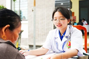 Tuổi trẻ y - dược cổ truyền khám bệnh miễn phí