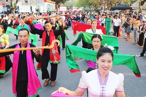 Lấy văn hóa soi đường cho thắng lợi