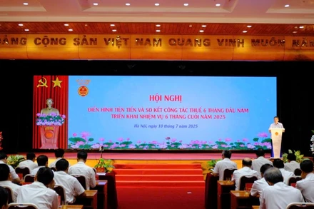 Toàn cảnh Hội nghị sơ kết công tác thuế 6 tháng đầu năm, triển khai nhiệm vụ 6 tháng cuối năm.