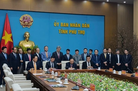 Ủy ban nhân dân tỉnh Phú Thọ đã làm việc với Đoàn Liên đoàn Phòng Thương mại và Công nghiệp tỉnh Gyeonggi (Hàn Quốc – FGCCI) tiến hành ký biên bản ghi nhớ hợp tác giữa hai bên.