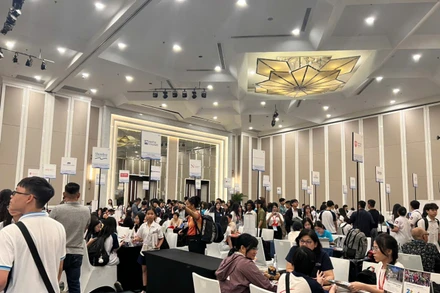 Theo Báo cáo Open Doors 2024, trong năm học 2023–2024, có 22.066 sinh viên Việt Nam theo học bậc đại học và sau đại học tại Hoa Kỳ.