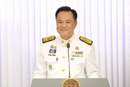 Tân Thủ tướng Thái Lan Anutin Charnvirakul phát biểu sau lễ nhận sắc lệnh phê chuẩn của Hoàng gia tại Bangkok, ngày 7/9/2025. (Ảnh: THX/TTXVN)