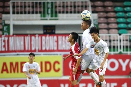 Vòng chung kết năm nay thu hút 12 đội tranh tài.