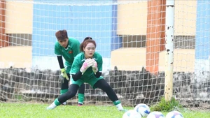 Thủ môn Lê Thị Thu của đội tuyển U19 nữ Việt Nam. (Ảnh: VFF)