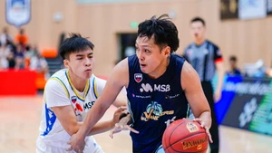 Mike Tolomia sắm vai chủ lực giúp V Islanders tìm thấy chiến thắng đầu tiên. (Ảnh: VBA)