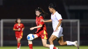 U19 nữ Việt Nam (áo đỏ) khởi đầu thuận lợi tại Giải vô địch U19 nữ Đông Nam Á 2025. (Ảnh: VFF)