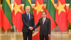 Chủ tịch Quốc hội Trần Thanh Mẫn và Tổng thống Cộng hòa Litva Gitanas Nauseda.