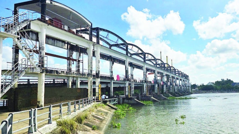 Hệ thống cống ngăn mặn tại xã Nhị Long, tỉnh Vĩnh Long.