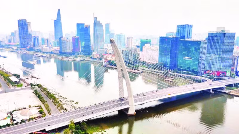 Với nhiều giải pháp đồng bộ, Thành phố Hồ Chí Minh tiếp tục thu hút vốn FDI dẫn đầu cả nước. (Ảnh TÙNG ANH)