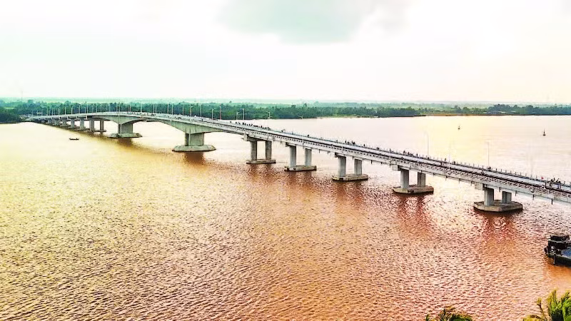 Cầu Đại Ngãi 2 nối Cù Lao Dung với đất liền.