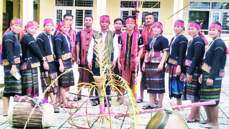 Các sản phẩm văn hóa độc đáo của người dân tộc thiểu số Vân Kiều ở xã Bến Quan.