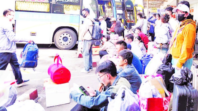 Giá xăng dầu tăng tác động không nhỏ đến hoạt động sản xuất, kinh doanh, nhất là “biến số lớn” đối với ngành vận tải.