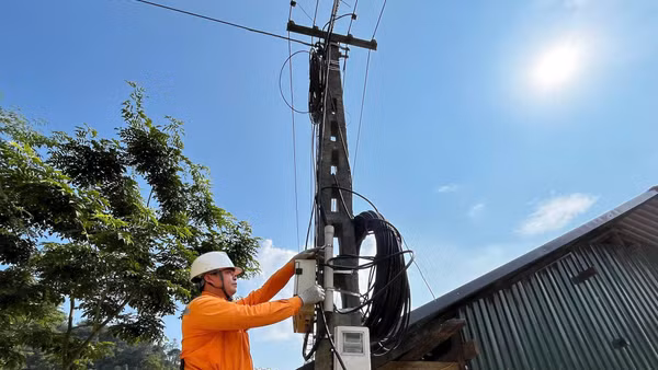 Ngành điện Cao Bằng chủ động các biện pháp phòng ngừa để đồng hành doanh nghiệp trong mùa cao điểm thiếu điện. Ảnh: Hoàng Yến