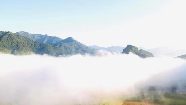 Cánh đồng Lìm Mông đẹp như tranh thủy mạc.