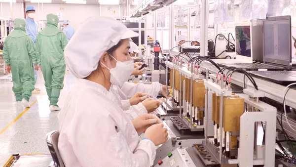 Từ ngày 15/10/2025 tới đây, Việt Nam sẽ chính thức áp dụng thuế tối thiểu toàn cầu 15% đối với các doanh nghiệp FDI có doanh thu hợp nhất từ 750 triệu Euro (EUR) trở lên.