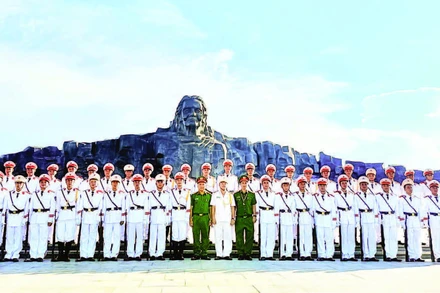 Tượng đài Mẹ Việt Nam Anh hùng trở thành địa chỉ đỏ giáo dục lòng yêu nước.