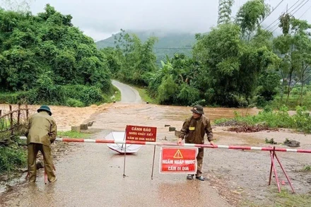 Lực lượng chức năng xã Mường Động, Phú Thọ chủ động các biện pháp phòng chống mưa bão.