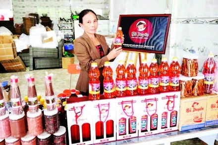 Nhiều năm qua, bà Trần Thị Duyên vẫn cố gắng gìn giữ và phát triển nghề truyền thống của gia đình.