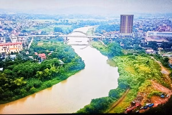 Chủ đầu tư cho biết, dự kiến cuối tháng 6/2026 bắt đầu thi công dự án tuyến đê Hữu Cầu