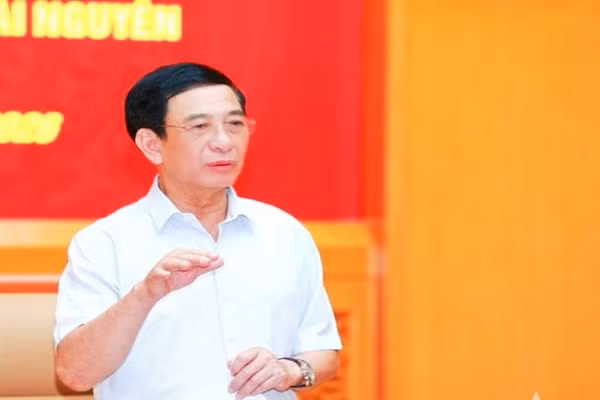 Đại tướng Phan Văn Giang, Ủy viên Bộ Chính trị, Phó Thủ tướng Chính phủ, Bộ trưởng Quốc phòng, Trưởng Đoàn kiểm tra, giám sát, phát biểu tại hội nghị.