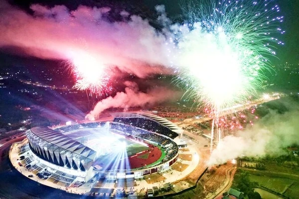 Lễ khai mạc giải bóng đá Tứ Hùng-Thái Nguyên năm 2025 diễn ra sôi động, hấp dẫn, giàu bản sắc.