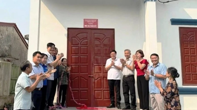 Thành phố hỗ trợ 100 triệu đồng xây nhà mới cho con liệt sĩ nhiễm chất độc hóa học