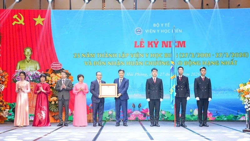 Viện Y học biển đón nhận Huân chương Lao động hạng Nhất sau 25 năm phát triển