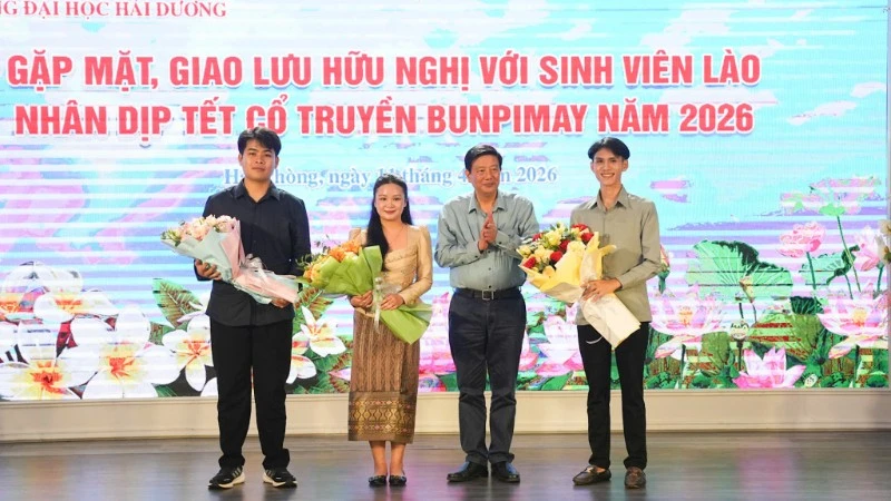 Hải Phòng tổ chức giao lưu văn hóa ấm cúng cho sinh viên Lào đón năm mới