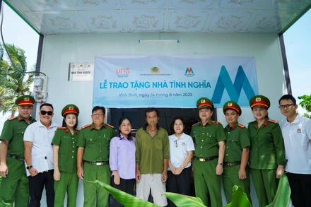 Quỹ Kiến tạo ước mơ phối hợp với Văn phòng Cơ quan Cảnh sát điều tra Bộ Công an trao tặng nhà ở xã hội tại An Giang