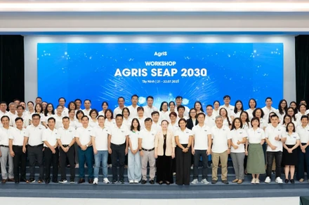 Đội ngũ lãnh đạo xuất sắc của hệ thống AgriS - sự giao thoa giữa kinh nghiệm ngành sâu sắc, quản trị quốc tế vượt trội, tư duy đổi mới và khát vọng khai mở tương lai ngành nông nghiệp số.