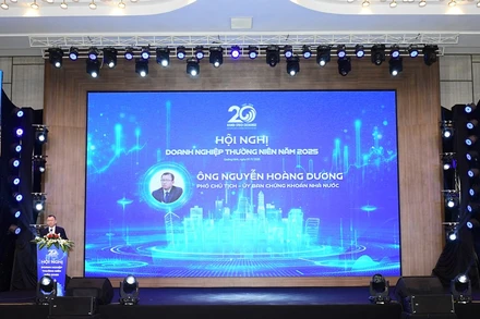 Ông Nguyễn Hoàng Dương – Phó Chủ tịch Ủy ban Chứng khoán Nhà nước phát biểu tại sự kiện.