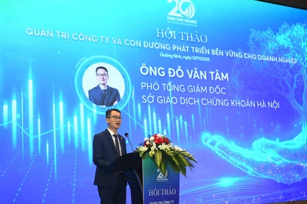 Ông Đỗ Văn Tâm – Phó Tổng giám đốc Sở Giao dịch Chứng khoán Hà Nội (HNX) phát biểu tại hội thảo.