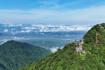 Khai thác mỏ vàng du lịch ngoại thành Hà Nội
