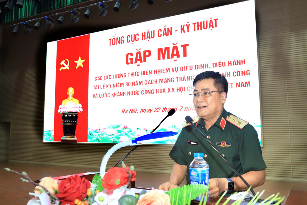 Trung tướng Trần Minh Đức, Chủ nhiệm Tổng cục Hậu cần-Kỹ thuật phát biểu tại buổi gặp mặt. z6829481763285-d59145430ece48dd088fea217d18a875.jpg