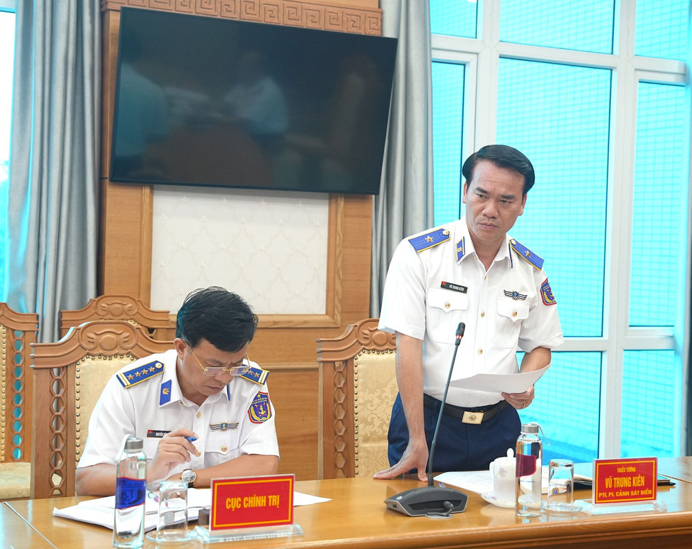 Thiếu tướng Vũ Trung Kiên, Phó Tư lệnh Pháp luật Cảnh sát biển Việt Nam yêu cầu các cơ quan, đơn vị duy trì nghiêm lực lượng trực phòng chống bão số 3. thieu-tuong-vu-trung-kien-pho-tu-lenh-phap-luat-canh-sat-bien-yeu-cau-cac-co-quan-don-vi-duy-tri-nghiem-luc-luong-truc-phong-chong-bao-so-3.jpg