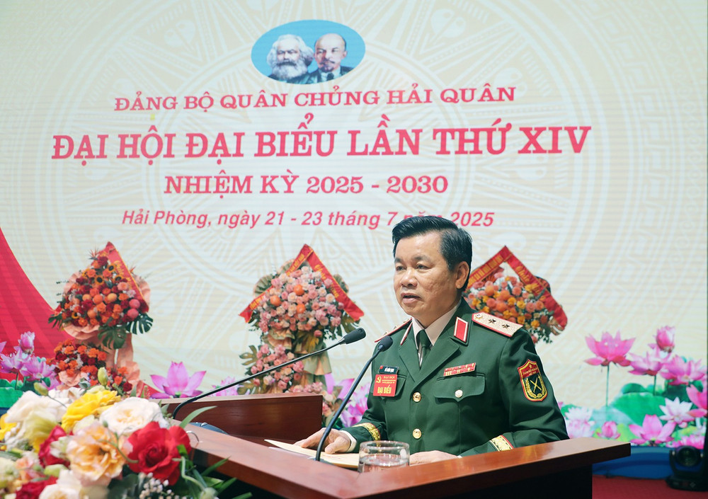 Trung tướng Đỗ Xuân Tụng, Phó Chủ nhiệm Tổng Cục chính trị Quân đội nhân dân Việt Nam chủ trì rút kinh nghiệm Đại hội. tt-tung.jpg
