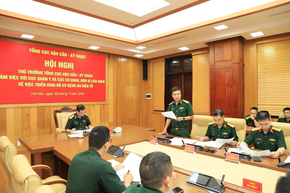 Các đơn vị báo cáo tiến độ triển khai hồ sơ bệnh án điện tử. img-1753761100445-1753773726528.jpg